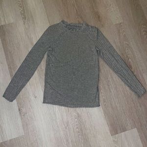 Amazon essentials L/G 10 long sleeve shirt